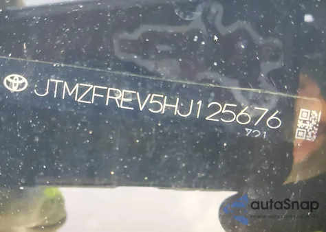 2017 Toyota Rav4 Le z USA, uszkodzony, nr VIN JTMZFREV5HJ125676